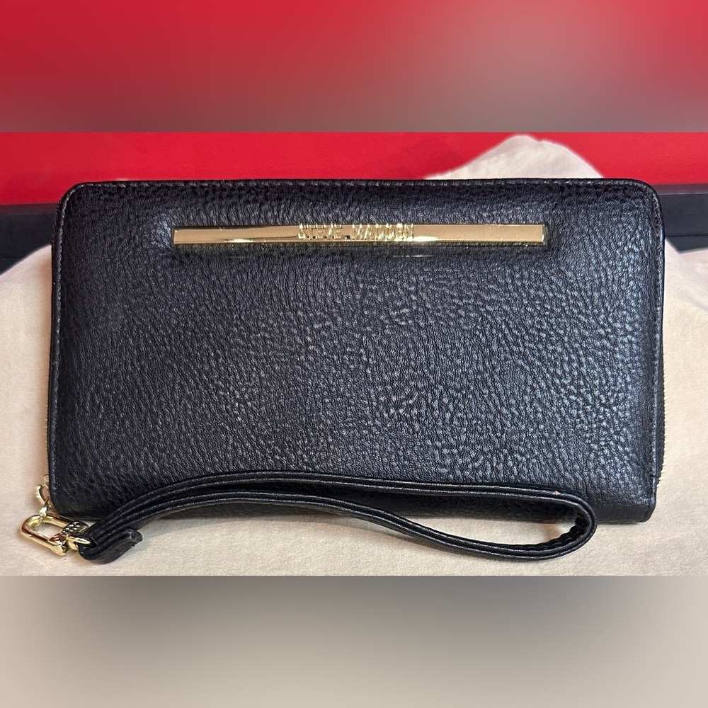 Steve Madden Black Faux Leather Zip Around Wristlet Wallet with Tons of Storage